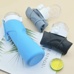 Botella de agua inclinada de silicona personalizada | Fabricante OEM con silicona de calidad alimentaria certificada por FDA y LFGB