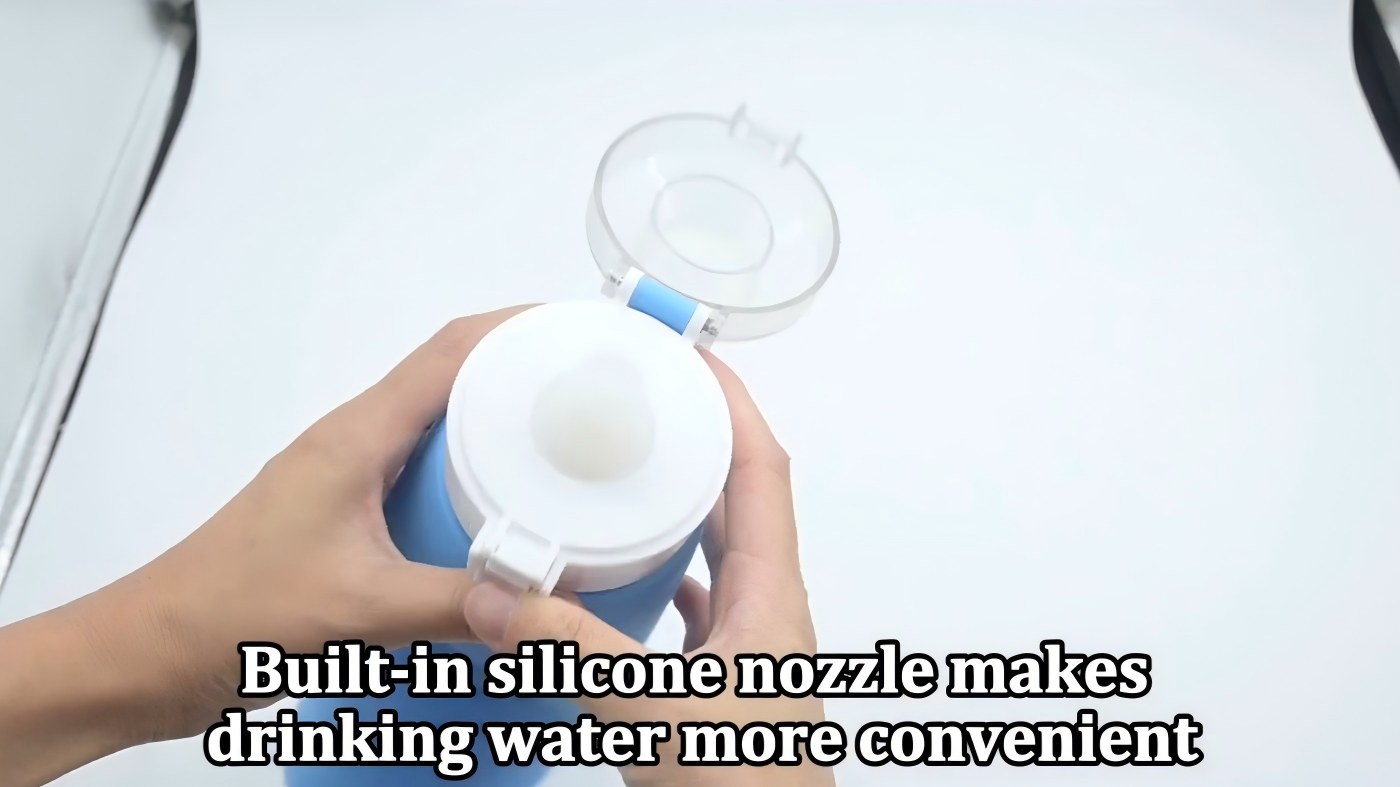 Botella de agua inclinada de silicona.jpg